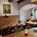 Landgasthof Alter Wirt Hotel *