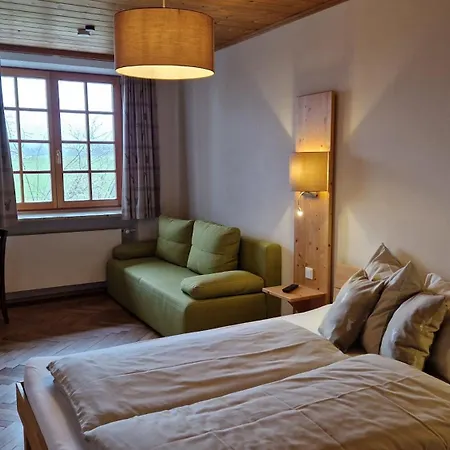 Landgasthof Alter Wirt Hotel *